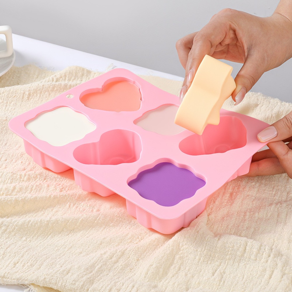 スクエアハート型シリコンモールド 6個取り リボンデザイン  - Candle Making Reno のレビューと価格