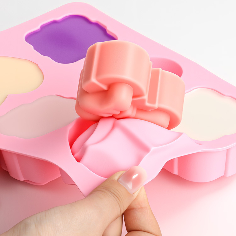 スクエアハート型シリコンモールド 6個取り リボンデザイン  - Candle Making Reno のレビューと価格